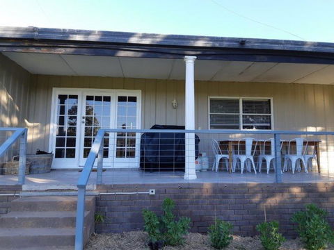 Indigo Vineyard Farmstay - Brisbane 4u 3