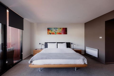 Inner-city 2 Bedroom Apartment - Perfectly Located - Tourism Brisbane 3