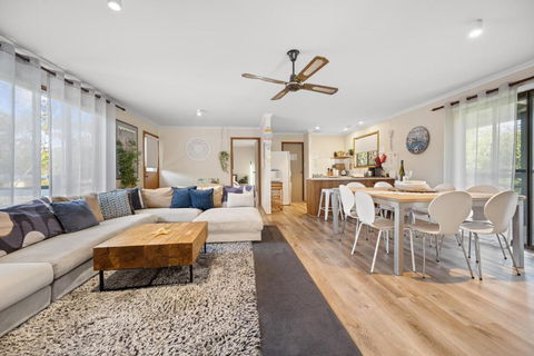 INVERLOCH - 2 Separate Houses In One! - Tourism Brisbane 2