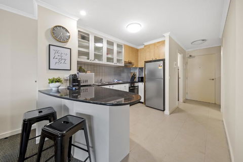 Inner-City 2-Bed With Parking, Pool, Gym & BBQ - Tourism Brisbane 1