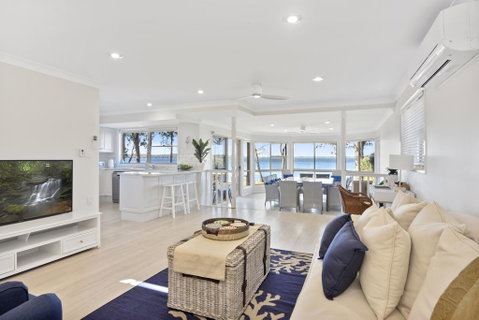 Adrift Retreat - St Georges Basin Waterfront Home - Brisbane Tourism 0