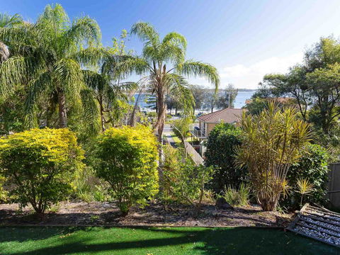 Aislinn' 3/273 Corrie Parade - Air Con, Water Views, BBQ - Tourism Brisbane 3