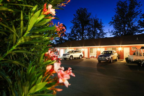 Akuna Motor Inn And Apartments - Brisbane Tourism 0