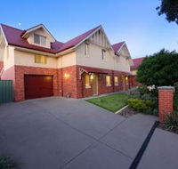 Albury Suites - Schubach Street - Tourism Brisbane