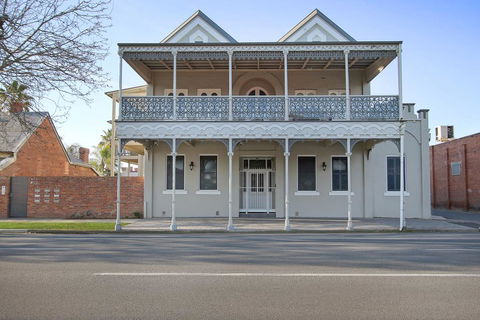 Albury Suites - Waterstreet - Tourism Brisbane 0