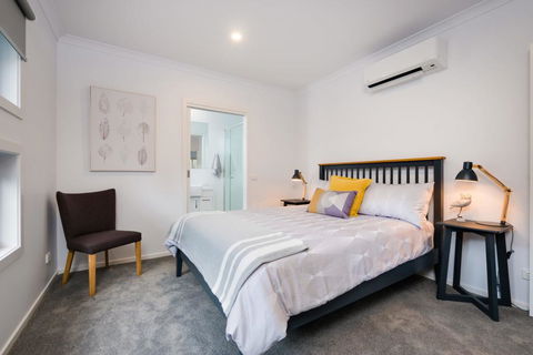 Albury Yalandra Apartment 5 - Brisbane Tourism 3