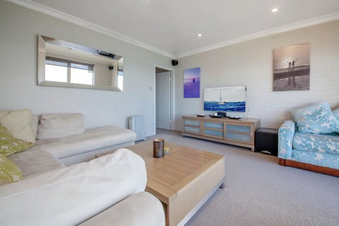 Alcheringa Unit 3 & 4, 32 Sandy Point Road - Tourism Brisbane 2