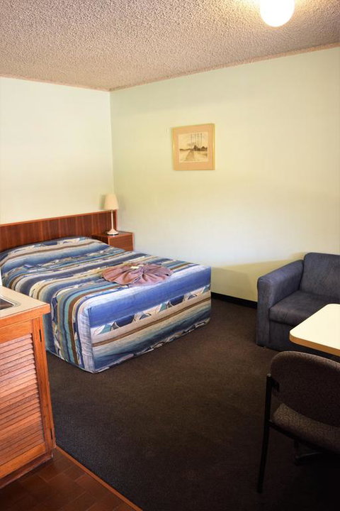 Alkira Motel - Tourism Brisbane 3