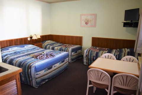 Alkira Motel - Tourism Brisbane 2