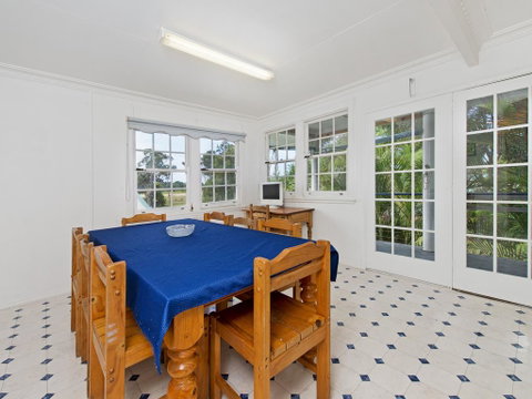 Allamanda House, 3 Willow Street - Brisbane Tourism 3
