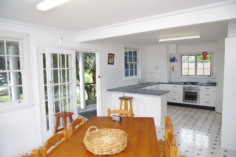 Allamanda House, 3 Willow Street - Brisbane Tourism 2