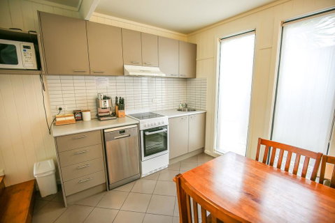 Allambie Cottages - Villa 2 - Brisbane Tourism 2