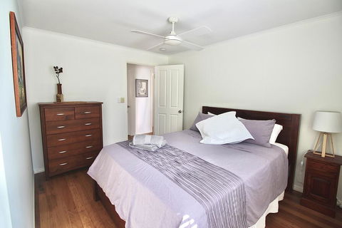 Aloha Alex Beach House Pet-friendly- 450m To The Beach - Brisbane Tourism 3