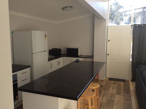 Alpha Centauri Townhouses - Brisbane Tourism 3