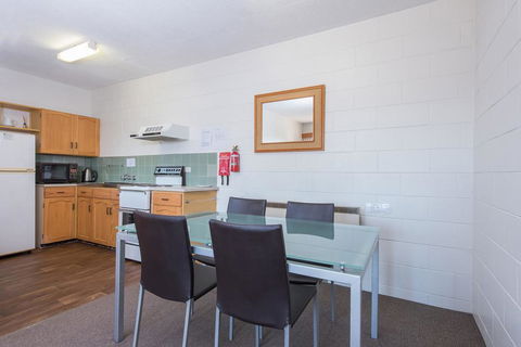 Alpine Apartment - Great Location With Views Of Lake Jindabyne - Brisbane Tourism 3