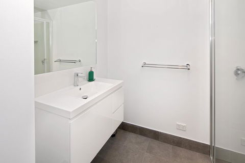 Alpine Lake Retreat - Tourism Brisbane 3