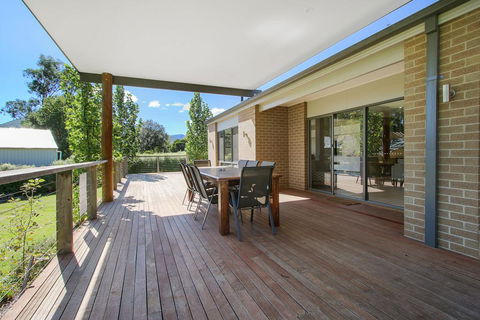 Always Bright - A Bright Escape - Brisbane Tourism 3