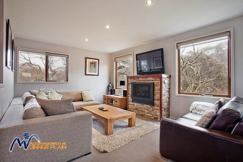 Alyeska - Brisbane Tourism 1