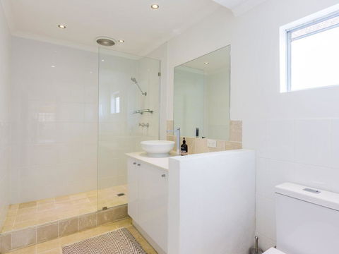 Amalfi Beach House - Tourism Brisbane 3