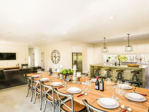 Amaroo - Modern, Luxurious And Chic - Tourism Brisbane 3