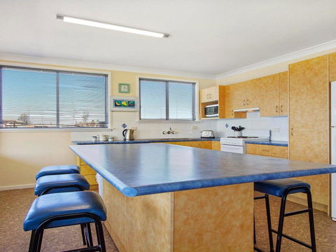 Amazing Aspects - Perched Above Tilbury Cove - Brisbane Tourism 2