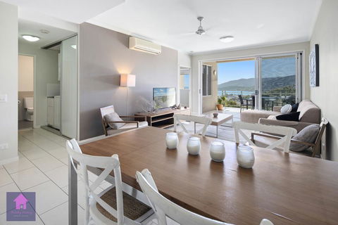 Amazing Ocean Views, Pool, Award Winning Location, Airlie Beach - Brisbane Tourism 0