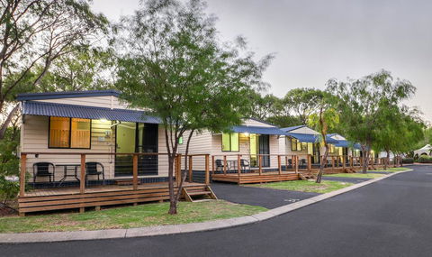 Amblin Holiday Park - Brisbane Tourism 1