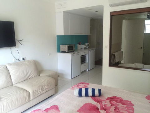 AmphoraStudioPalmCove - Tourism Brisbane 2