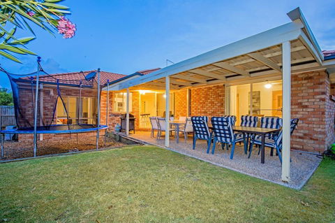 Anaheim Family Lodge By Getastay - Tourism Brisbane 0