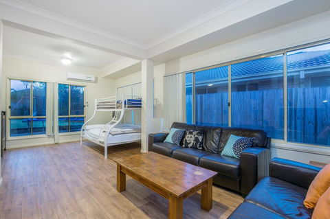 Anaheim Family Lodge By Getastay - Tourism Brisbane 1