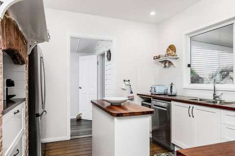 Anchored In Byron - Tourism Brisbane 2