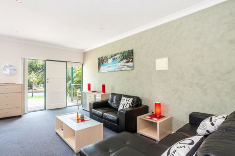 Anglesea River Apartments - 2 Bed Unit 2/4 - Tourism Brisbane 1