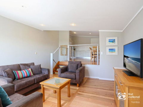 Angourie Blue 1 - Great Ocean Views - Surfing Beaches - Tourism Brisbane 2