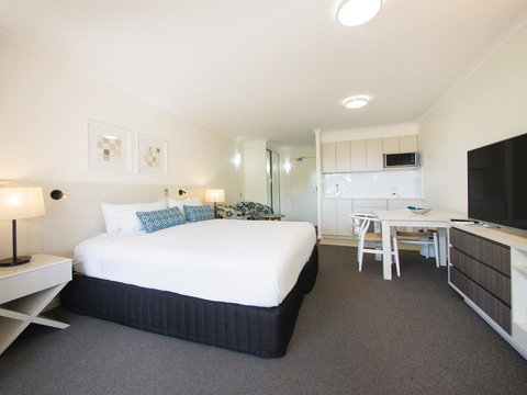 Apartments @ 2 Landsborough - Tourism Brisbane 0