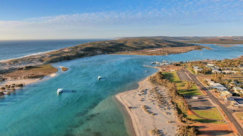 API Pelican Beach Front Apartments Kalbarri - Brisbane Tourism 1