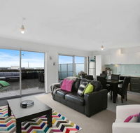 APOLLO 13 PENTHOUSE - free wifi  huge terrace - Tourism Brisbane
