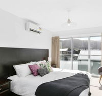 APOLLO 13 STUDIO - free wifi opposite beach - Tourism Brisbane