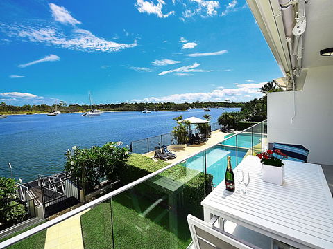 Aqua Linea - Tourism Brisbane 1