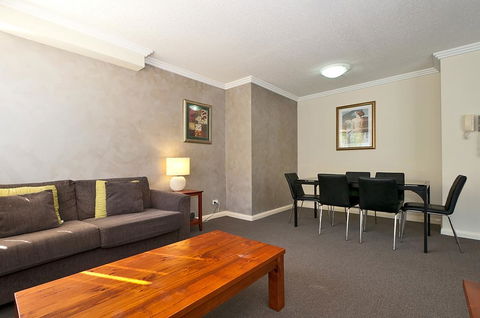 Aqualine Apartments On The Broadwater - Tourism Brisbane 2