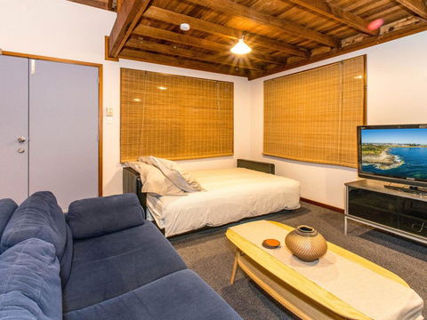 Aqualuna- Excellent Surfing Beaches. - Tourism Brisbane 2