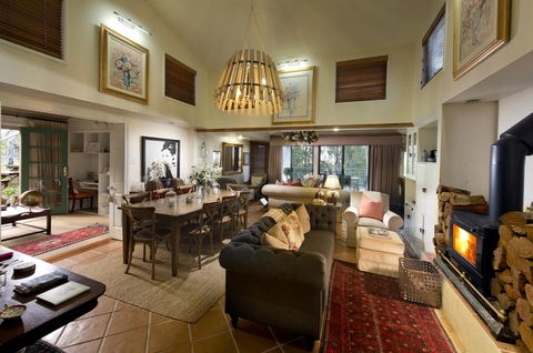 Arabella Guesthouse - Brisbane Tourism 1