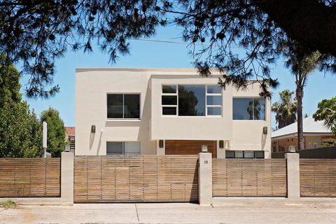 Arabella On West - Tourism Brisbane 0