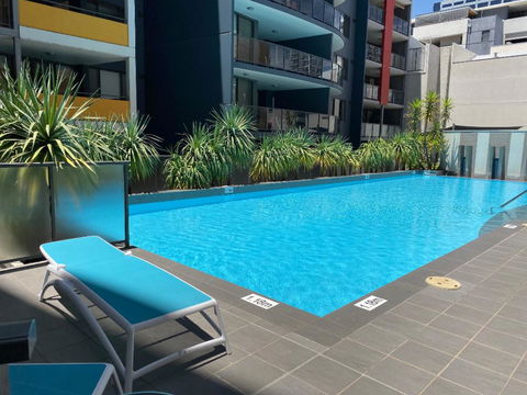 ARENA RESORT STYLE EXEC FREE NETFLIX WIFI WINE - Tourism Brisbane 1