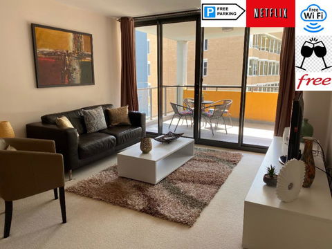 ARENA RESORT STYLE EXEC FREE NETFLIX WIFI WINE - Tourism Brisbane 0