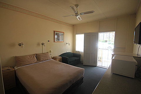 Aromet Motor Inn - Tourism Brisbane 2