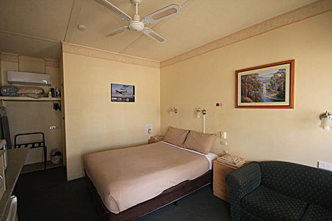 Aromet Motor Inn - Tourism Brisbane 3