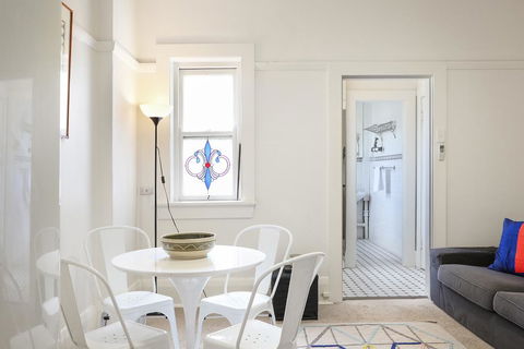 Art Deco Oasis Minutes From The City - Tourism Brisbane 0