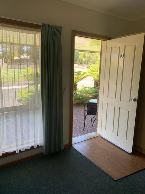 Arthur Phillip Motor Inn - Brisbane Tourism 1