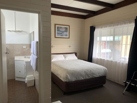 Ashton Motel - Tourism Brisbane 0