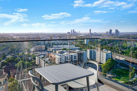 Luxury 1BR Apt With Stunning City Skyline Views - Tourism Brisbane 3